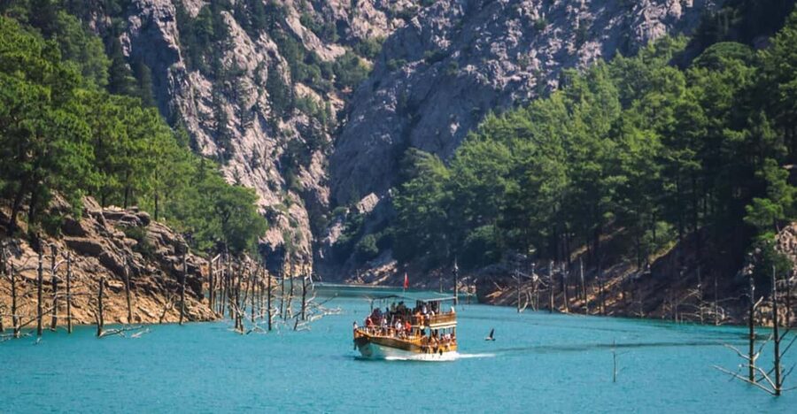 City of Side: Cabrio Bus & Green Lake Boat Tour with Lunch - Manavgat Central Mosque: Big Architecture, Clear Photo Opportunities