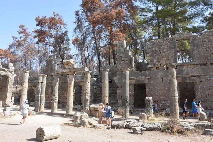 City of Side: Cabrio Bus & Green Lake Boat Tour with Lunch - Manavgat Waterfall: Worth the Stop, But Budget Extra