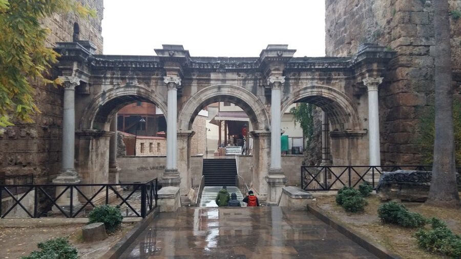 From City of Side: Antalya Tour with Cable Car and Transfers - Entering Old Antalya (Kaleiçi) and Finding the Landmarks