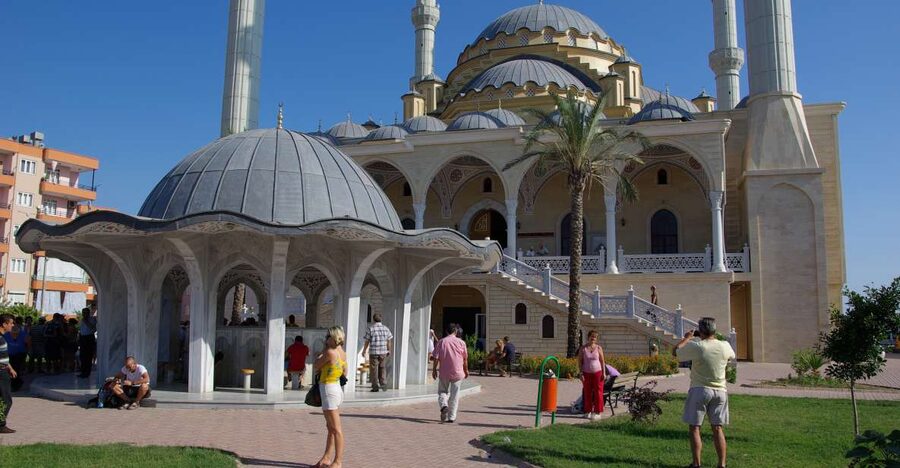 Manavgat River Cruise and Bazaar Tour w/ Lunch - The Boat BBQ Lunch: What You Actually Get