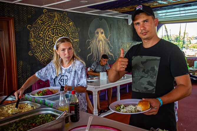 Pirate Adventure Cruise incl. Lunch from Side - Lunch on the boat: simple, filling, and part of the value