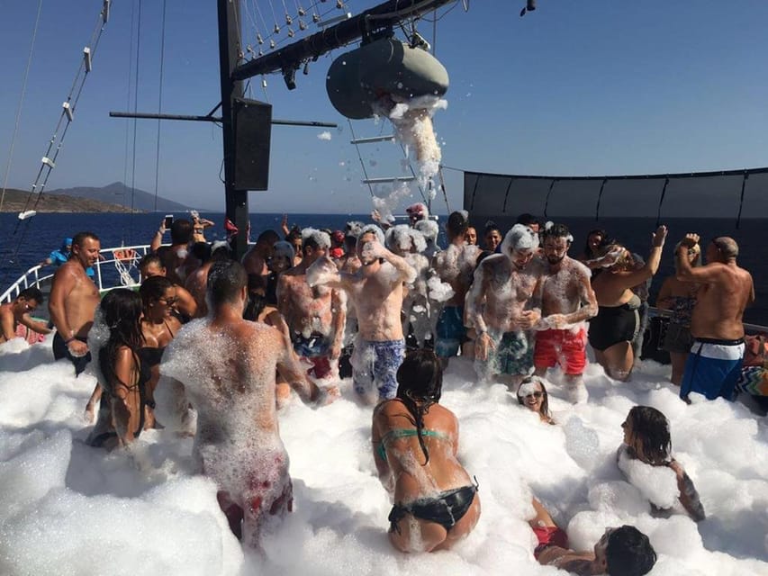 River Cruise Tour Lunch Soft Drinks Foam Party Caretta Swim - Return cruise and the second cooling swim