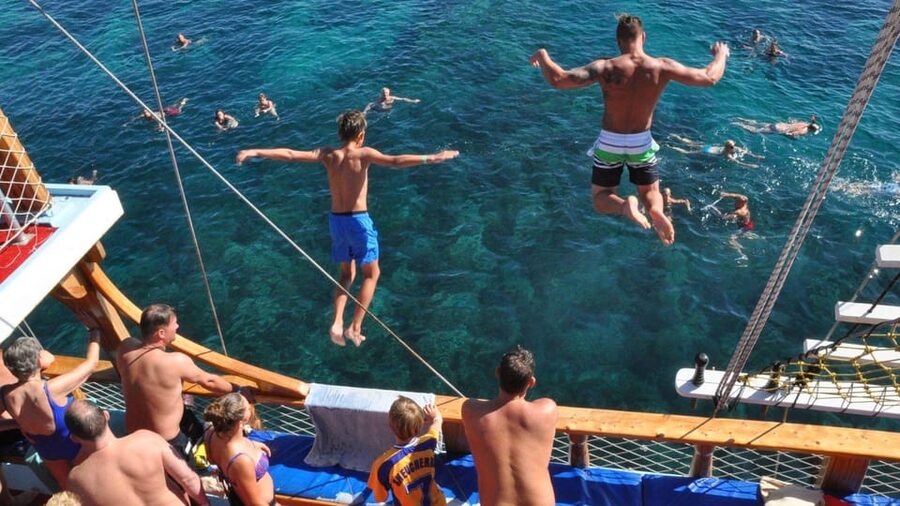 Side: Blue Laguna Boat Tour with Free Lunch & Drinks - Sailing into the Manavgat River: A Scenic Start Before the Swim Time