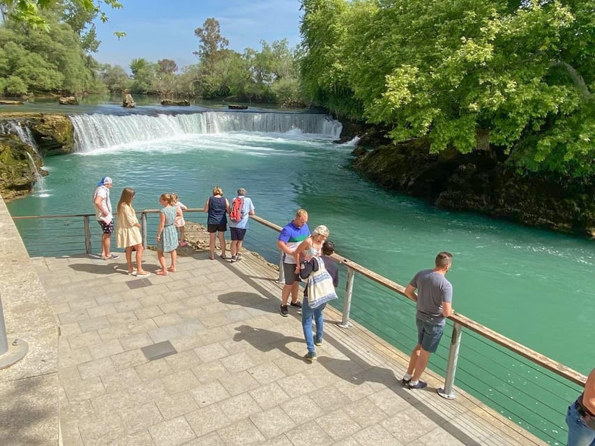 Side: Cabrio Bus and Boat Day Trip at the Green Lake - Lunch timing and what it means for your comfort