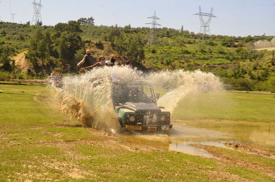 Side: Green Canyon and Waterfall Jeep Safari with Lunch - Water Fights, Foam, Dust, and Electronics: The Stuff That Can Ruin Your Day