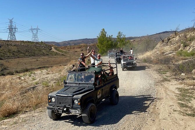Side Jeep Safari With lunch included - Sarılar and the Green Canyon off-road show: water fights with structure