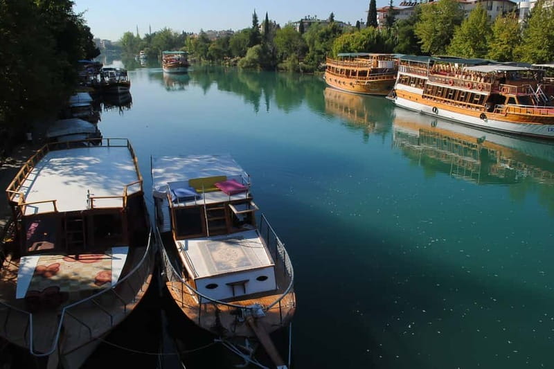 Side: Manavgat River Boat Trip & Grand Market w/ Lunch - Grand Bazaar in Manavgat and the Blue Mosque: make your 1.5 hours count